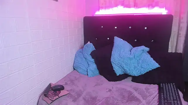 Tatiana_oficiall live cam on StripChat