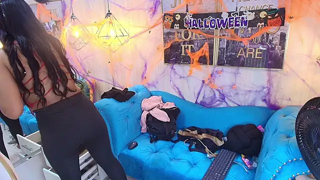 Lilith_Mills live cam on StripChat