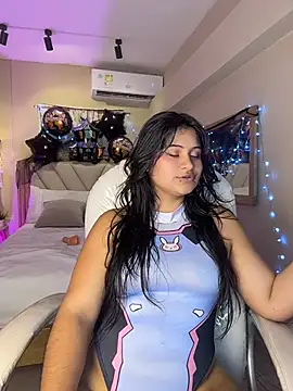 Sussy_cherry live cam on StripChat
