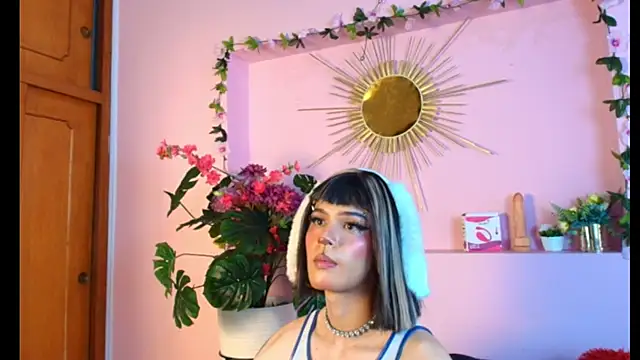 _Evangelinee live cam on StripChat