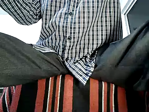 manan28 (M grandpa) - nude show with oil