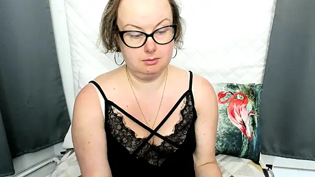 dirtyBonnie live cam on StripChat