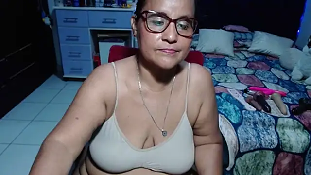 pervert_mommy_ live cam on StripChat