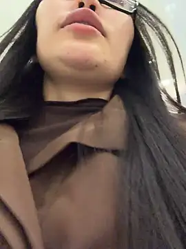 trytomakememoam live cam on StripChat