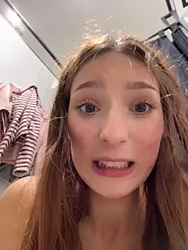 LilluKatten live sex cam