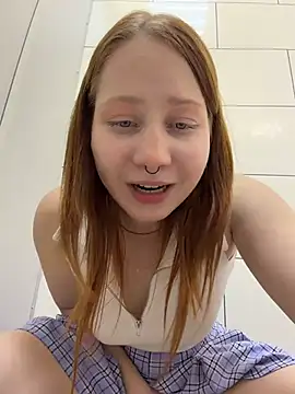 SlavicCandy live cam on StripChat
