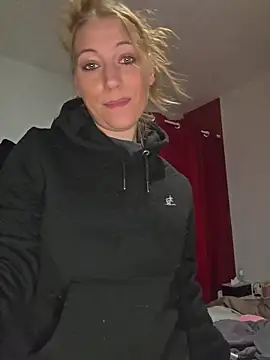 XLisaxx live sex cam