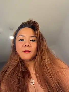 KittyWithAttitude live cam on StripChat