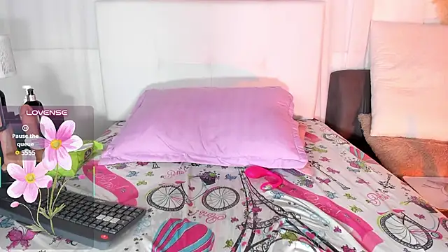 Celeste_Rox webcam