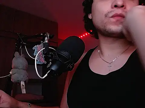 marcus_leonel live cam on StripChat