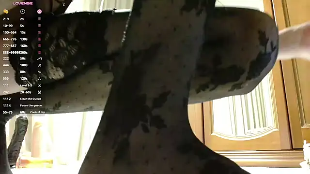 Crazy1One live cam on StripChat