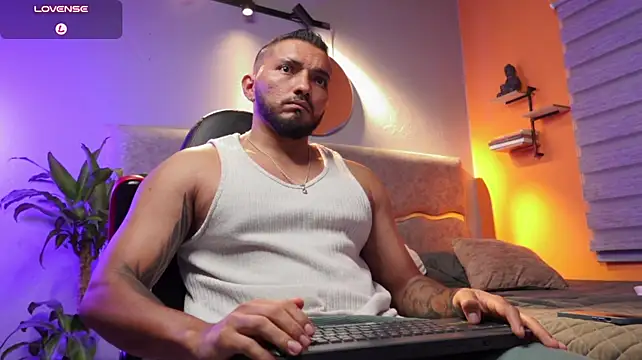 maximusclark1 live sex cam