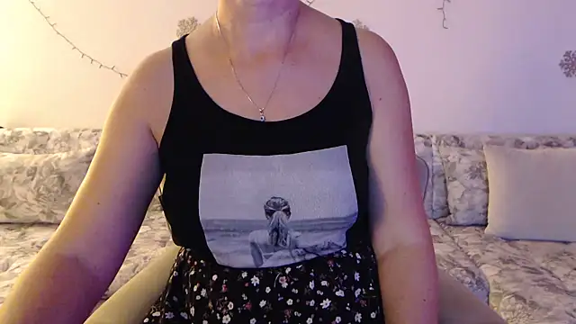 YourfantasyGiuly live cam on StripChat