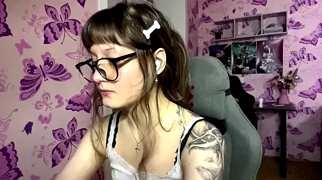 MarciaKenoyer live cam on StripChat