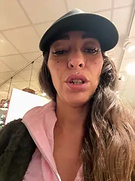 Lalla-Amani live cam on StripChat