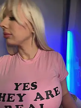 LaraHollywood
