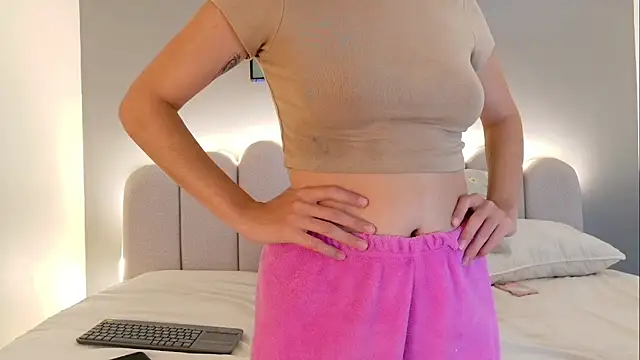 Chloe_and_Scarlett