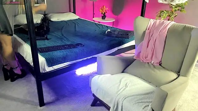 Valerie_Foxy live cam on StripChat