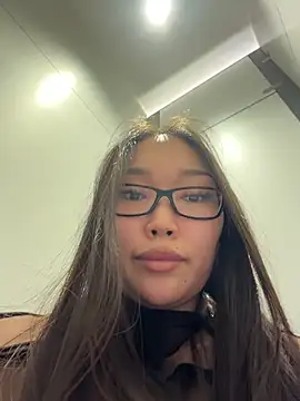 trytomakememoam live cam on StripChat
