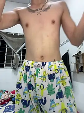 linhfag live cam on StripChat