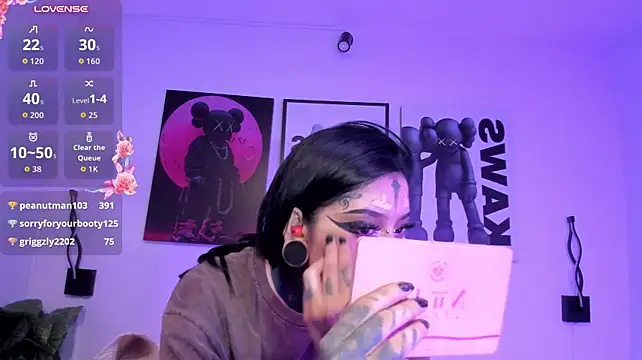Kat_VonDe live cam on StripChat