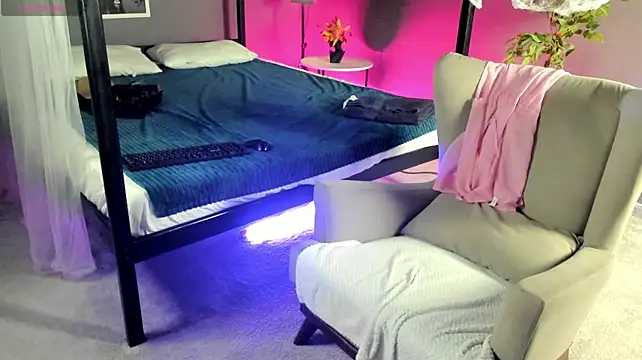 Valerie_Foxy