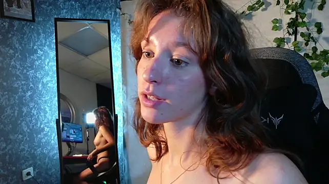 Kelli_Mey live cam on StripChat