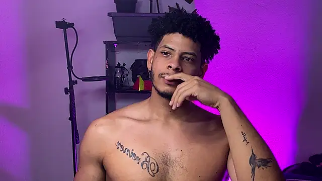 colt_addams live cam on StripChat