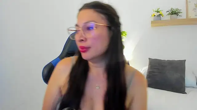 bella_99_ live cam on StripChat