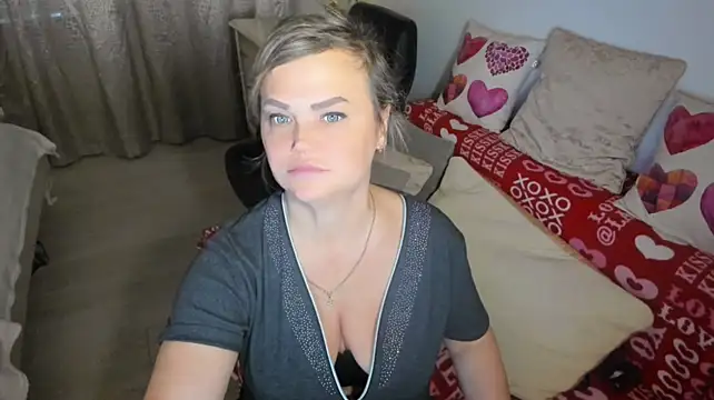 MildMature live cam on StripChat