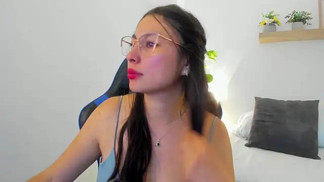 bella_99_ live cam on StripChat