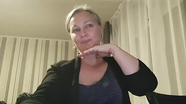 EdithManning live cam on StripChat