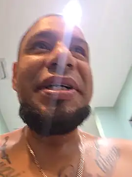 Latino1985hollywood live cam on StripChat