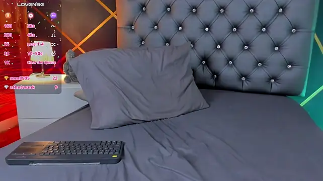 Trevor_Spencer live cam on StripChat