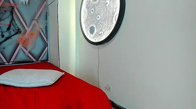 Kyliee_lovee live cam on StripChat