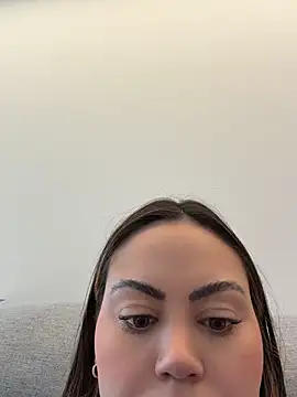 LariiHotWife