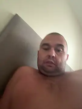 girthyplaster34 live cam on StripChat