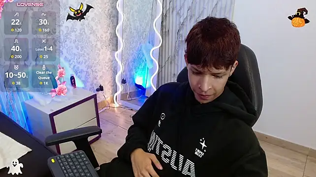 OLIIVER_TAY