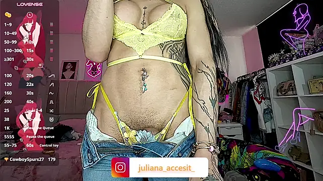 caroline_cossei on Stripchat