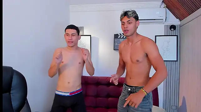 Seductive_BoysW live webcam