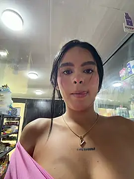 kitty_rousse01 live cam on StripChat