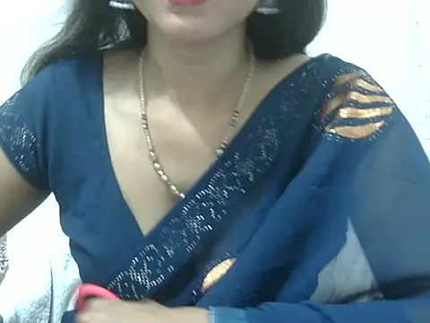 Laila_Cute live cam on StripChat