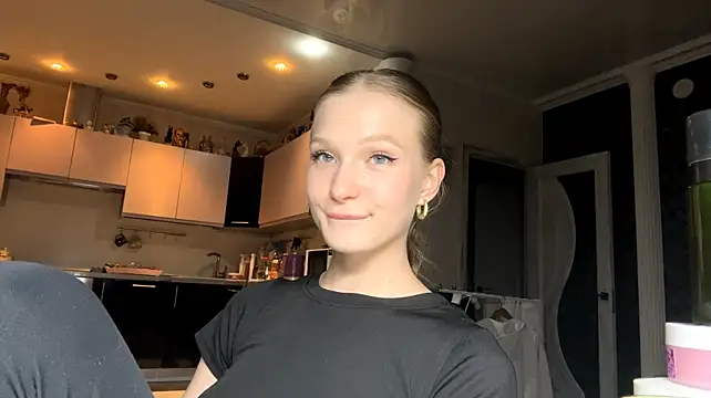 MirellaWittrock live cam on StripChat