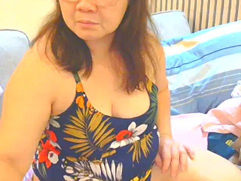 yummykiel (F milf) - Hi guys pls. help me to reach my goal 🙏