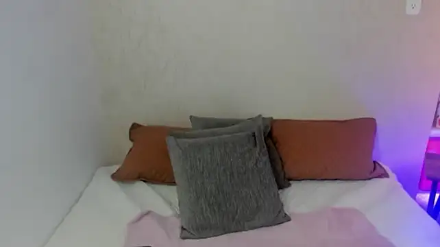 ChloeSmith_x live cam on StripChat