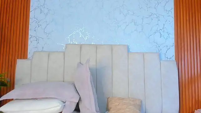 HannahLaurent webcam