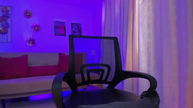 Alana-Fox_