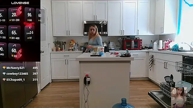 blondiewithanass (F young) - double penetration