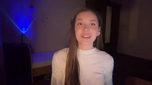 CortneyMontaluo live cam on StripChat