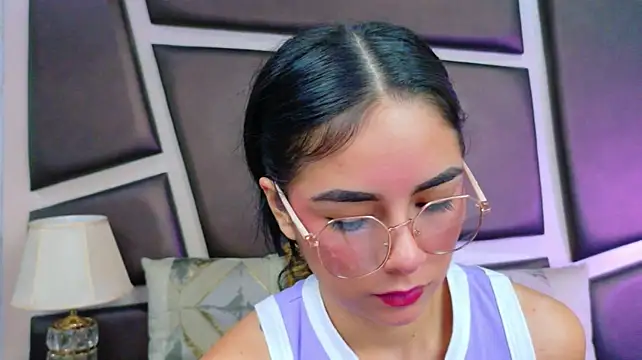nicoleesposito (F young) - Deepthroat my dildo 👄🍆